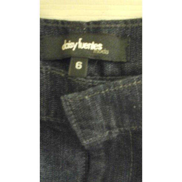 Daisy Fuentes Jeans, Women's Size 6, bell bottom pleated look, dark wash, NWT - Picture 3 of 5